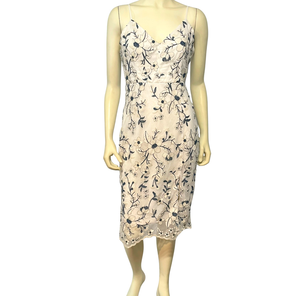 Lulus Starleena White Blue Floral Embroidered Bodycon Midi Dress Sz M Romantic